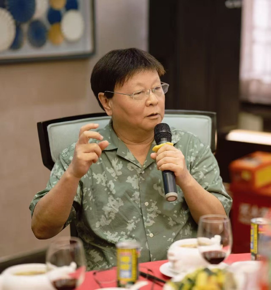 四秩教思凝文集 三载深耕启新程 牛湘坤教育文集持续赋能教学实践